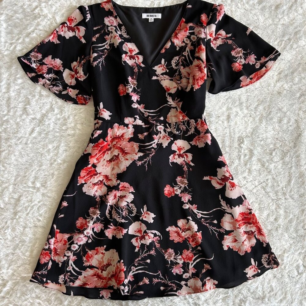 BB Dakota Black Floral Fit & Flare Tie Waist Flutter Short Sleeve Dress - 4